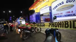 En el caso del ataque armado en el establecimiento de Tortas Goyo de Cancún, los hombres armados amenazaron con rafaguear otro local del mismo dueño en la ciudad