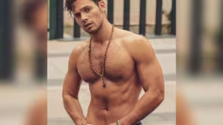 Emmanuel Palomares, actor venezolano, presume vacaciones en Tulum