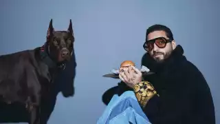Maluma lanza Dembow, "primer restaurante digital" de hamburguesas y hot dogs