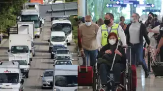 La remoción de un vehículo volcado en el Boulevard Colosio alentó la circulación de automovilistas al aeropuerto de Cancún