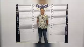 El hombre fue llevado a las instalaciones de la FGE Quintana Roo en Playa del Carmen, donde enfrenará cargos por allanamiento y amenazas