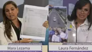 Mara Lezama (izq.) y Laura Fernández (der.) mostraron información sobre la otra durante el debate en Quintana Roo