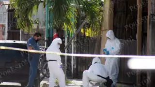 Los casquillos hallados tras el asesinato de la mujer de 68 años en Cancún fueron asegurados por Servicios Periciales de la FGE Quintana Roo