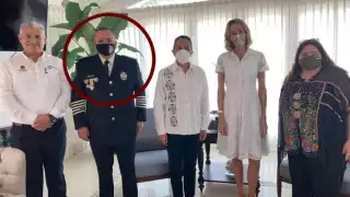 Sin respetar a las víctimas den 9N en Cancún, Carlos Joaquín lleva a Alberto Capella a eventos públicos estatales