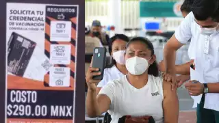 En redes sociales, una internauta denunció la aparición de una llamada 'credencial de vacunación COVID' en Playa del Carmen