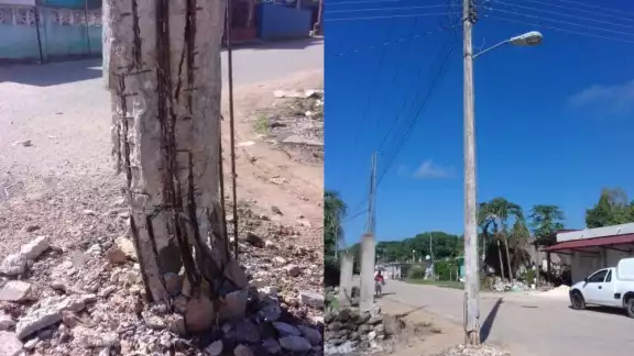 El poste dañado en la comunidad de San Ángel se sostiene sólo de la estructura de varillas y los cables que están sobre él El poste dañado en la comunidad de San Ángel se sostiene sólo de la estructura de varillas y los cables que están sobre él