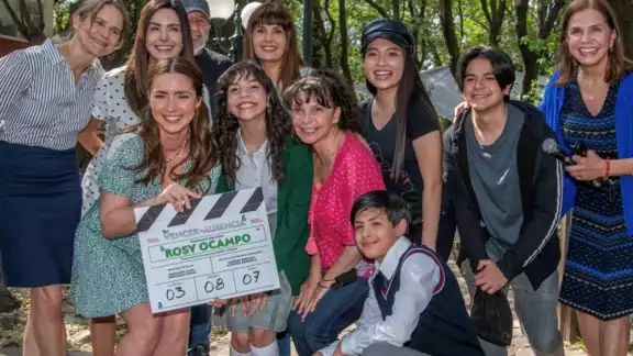 Los personajes principales de 'Vencer la Ausencia' mostrarán cómo sobrellevar el duelo por la pérdida de un ser querido, entre otros temas Los personajes principales de 'Vencer la Ausencia' mostrarán cómo sobrellevar el duelo por la pérdida de un ser querido, entre otros temas