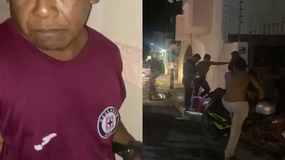 El hombre fue sorprendido por vecinos robando el estéreo de un vehículo, quienes lo retuvieron hasta que llegó la policía de Chetumal El hombre fue sorprendido por vecinos robando el estéreo de un vehículo, quienes lo retuvieron hasta que llegó la policía de Chetumal