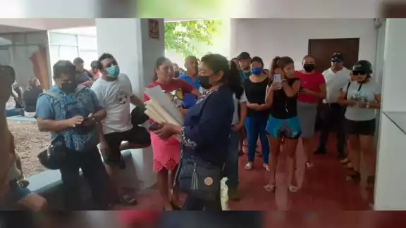 Los quejosos indicaron que desde el gobierno municipal anterior en Cozumel no reciben información sobre la municipalización de los terrenos de la colonia 'Las Fincas', donde pagan cantidades fuertes a la CFE