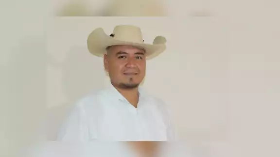 Conrado mendoza asumió la Presidencia Municipal de San Miguel Totolapan en octubre del 2021 Conrado mendoza asumió la Presidencia Municipal de San Miguel Totolapan en octubre del 2021