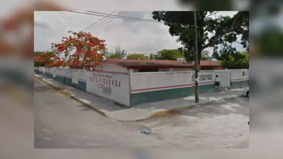 Según versiones de los padres, los docentes encubrieron la agresión, pese a conocer el historial violento del alumno en Chetumal