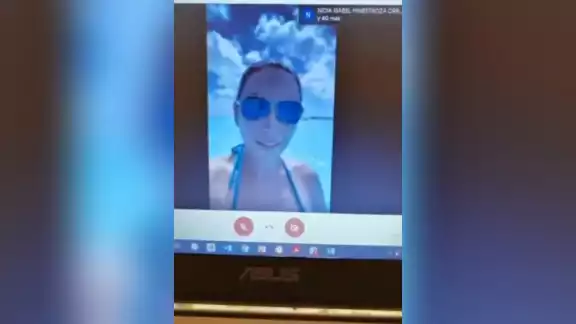 La alumna encontró una manera paradisiaca de tomar clases en línea