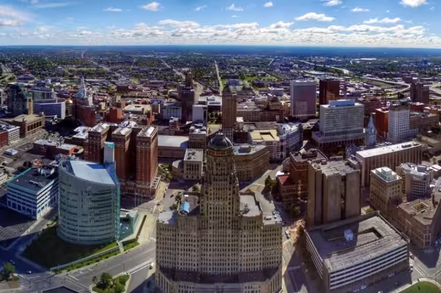 La Policía de Buffalo indicó que ya se detuvo al presunto autor material del tiroteo en un supermercado este 14 de mayo