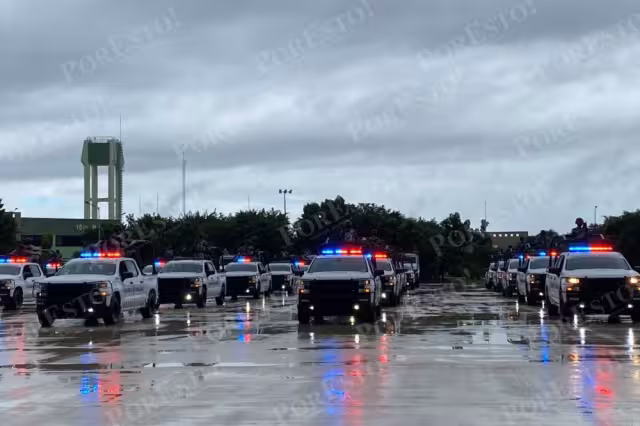 Los elementos de la Guardia Nacional que conforman el Batallón de Seguridad Turística, se alistan para iniciar patrullaje en Cancún