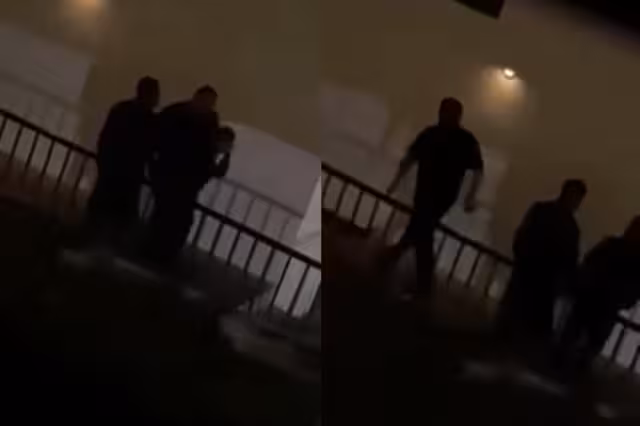 El hombre se acercó al mesero para amedrentarlo, para luego entrar al restaurante de Cancún azotando la puerta