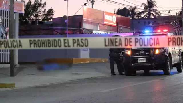 Testigos del asesinato de un hombre en la Supermanzana 64 de Cancún se escondieron por temor a ser alcanzados por una bala