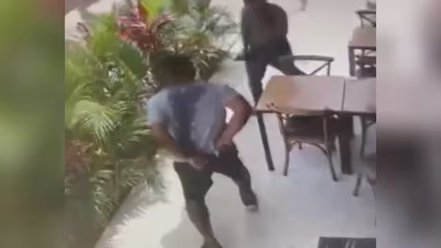 Uno de los ladrones estaba armado