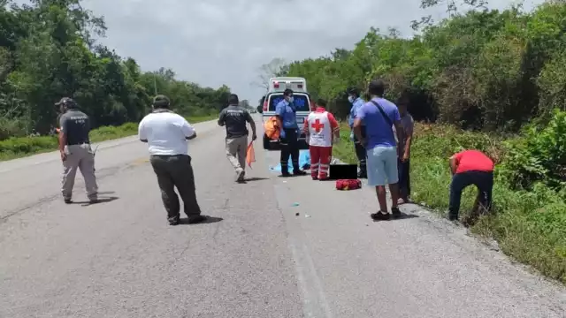 El cuerpo del extranjero fue trasladado al Semefo en Carrillo Puerto para la necropcia y esperar a que sea reclamado por sus familiares