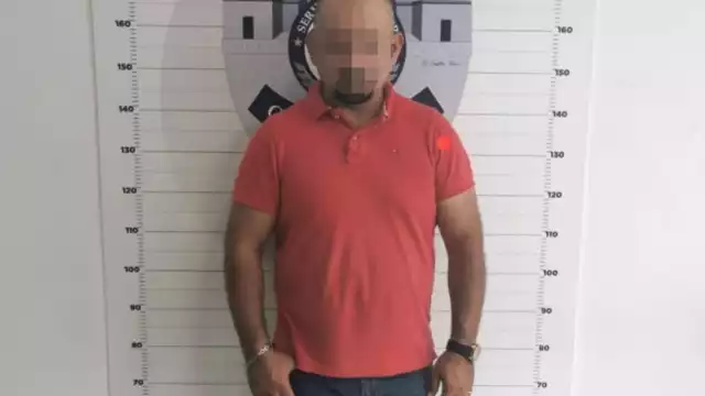 El hombre que petaba de manera ilegal un arma exclusiva del Ejército, fue llevado hacia la FGE Quintana Roo en Playa del Carmen para definir su situación legal
