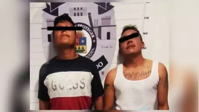 Los detenidos fueron acusados de robo a comercio, en agravio de un Oxxo ubicado en la Supermanzana 217 de Cancún