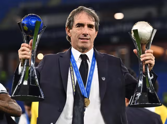 El técnico uruguayo se convirtió campeón con el Pachuca.
