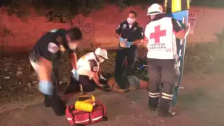 Mujer conduce moto borracha y se accidenta en Tizimín