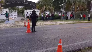 Debido a las aglomeraciones vehiculares, para conservar la sana distancia se requirió intervención policial