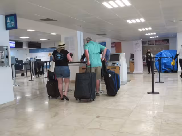 Pocos turistas llegan al Aeropuerto de Cozumel