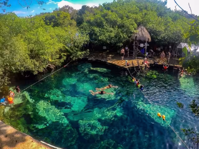 El agua de algunos cenotes y balnearios en Quintana Roo no son adecuados para que el ser humano pueda bañarse, ya que en caso de tragar el líquido, podrían enfermarse, según la Cofepris