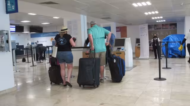 Pocos turistas llegan al Aeropuerto de Cozumel