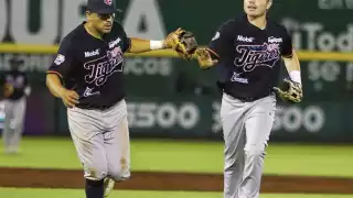 El único timbrazo del partido se dio con el primer bateador de la noche, Irvin Zazueta