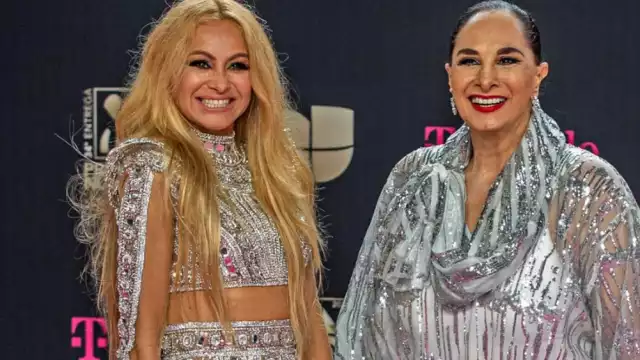 La cantante se recupera de la perdida de su madre Susana Dosamantes