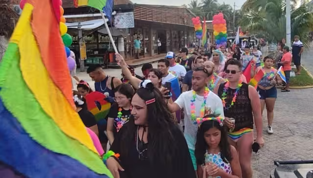 Es la tercera ocasión que se celebra la Marcha del Orgullo LGBT en Isla Mujeres