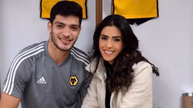Novia de Raúl Jiménez arremete contra los medios por 'lesión' del jugador