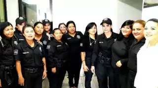 Cecilia asegura que la belleza y su labor de madre no están peleadas con su trabajo como policía