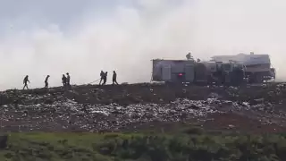 Continúan ños trabajos para sofocar por completo el incendio en el basurero de Mérida