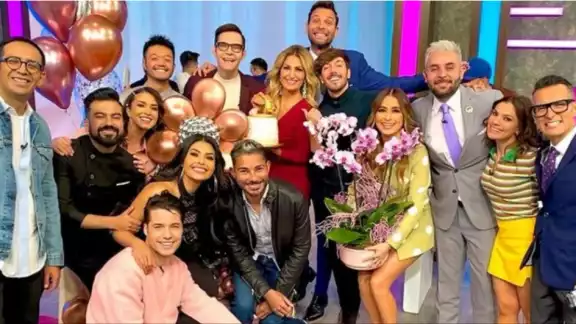 Dio Lluberes sería uno de los primeros en dejar Azteca con la salida de Sandra Smester Dio Lluberes sería uno de los primeros en dejar Azteca con la salida de Sandra Smester