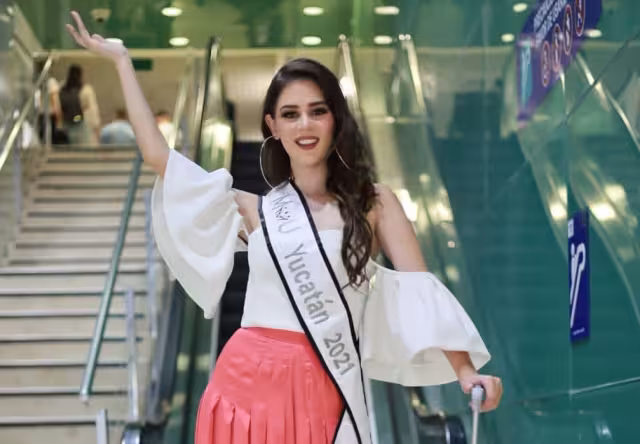 La yucateca estudió arquitectura de interiores, es modelo y ha desarrollado sus habilidades como conductora de televisión