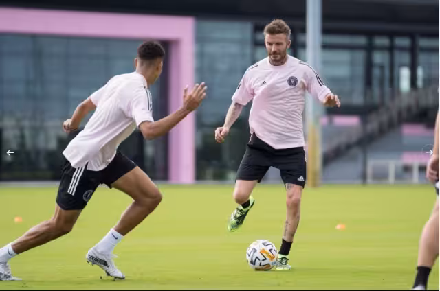 El exjugador del Real Madrid convivió con los jóvenes de su equipo