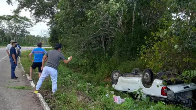 Las personas que iban a bordo de la unidad resultaron ilesas tras el accidente
