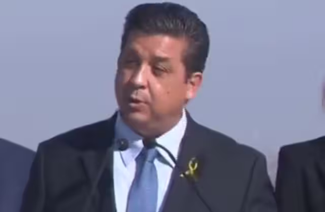 Cabeza de Vaca fue apodado #CabezaDeNarco