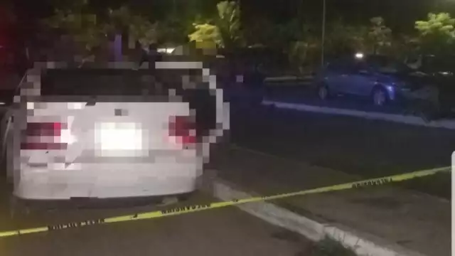 Familiares del occiso lo abordaron en un vehículo particular para trasladarlo al Hospital General, sin embargo, falleció en el trayecto