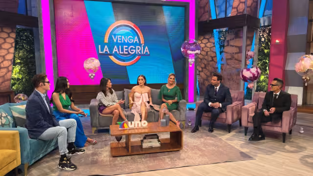 La querida conductora regresó al famoso matutino de TV Azteca para confirmar su boda con Carlos Rivera