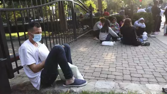 El grupo de migrantes incluye a personas de Venezuela, Uruguay, Colombia y México. El grupo de migrantes incluye a personas de Venezuela, Uruguay, Colombia y México.