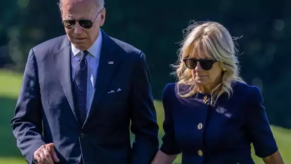 Biden rinde respeto a Isabel II en su capilla en Reino Unido Biden rinde respeto a Isabel II en su capilla en Reino Unido