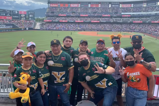 Fanáticos yucatecos hicieron el viaje a Monterrey para poder disfrutar de la gran final de la Serie del Rey