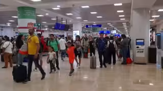 Afecta a vuelos de Cancún la tormenta eléctrica que se registró en Ciudad de México