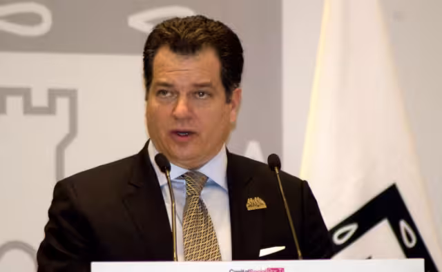 Giran orden de aprehensión contra dueño de Interjet