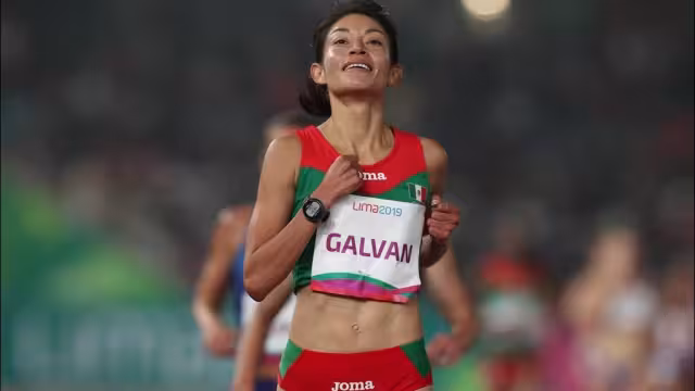 Laura Galván en atletismo 1500m