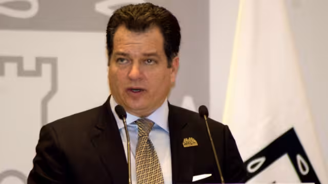 Giran orden de aprehensión contra dueño de Interjet